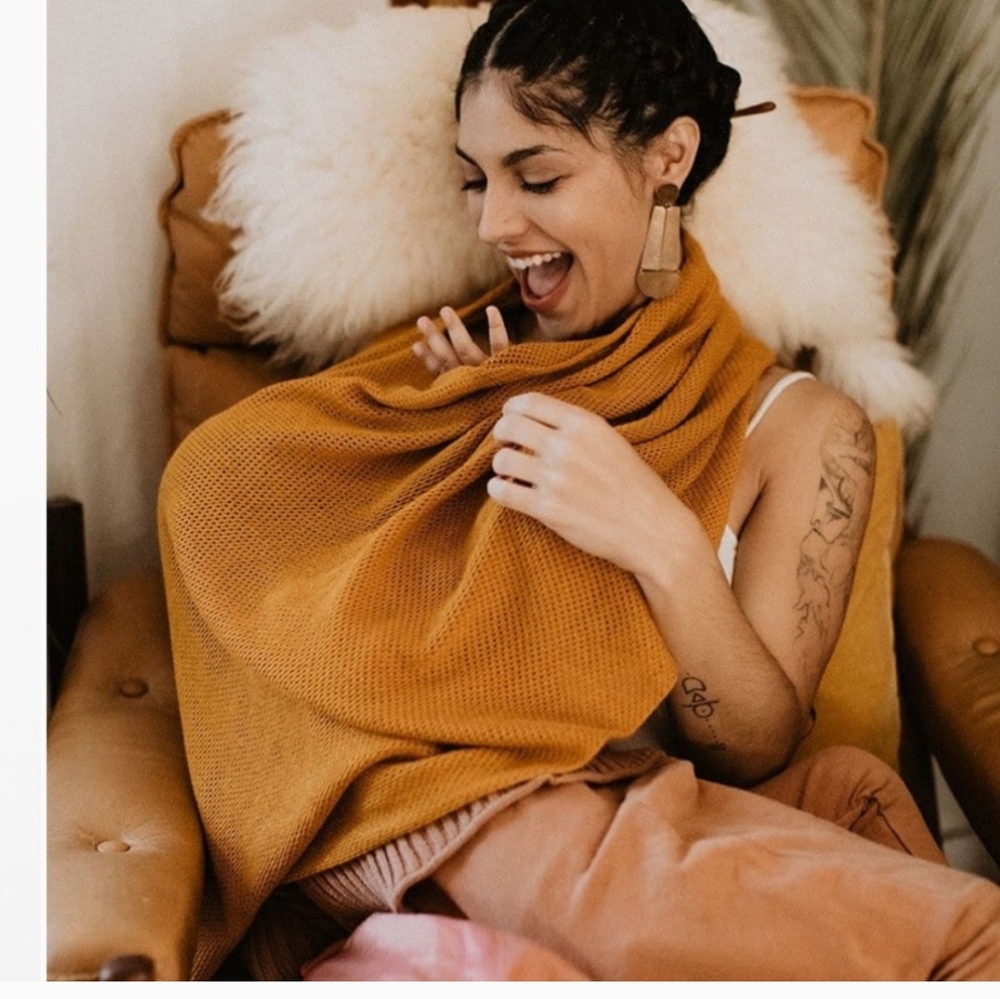 We Are Amma Honey Cocoon Nursing Cover